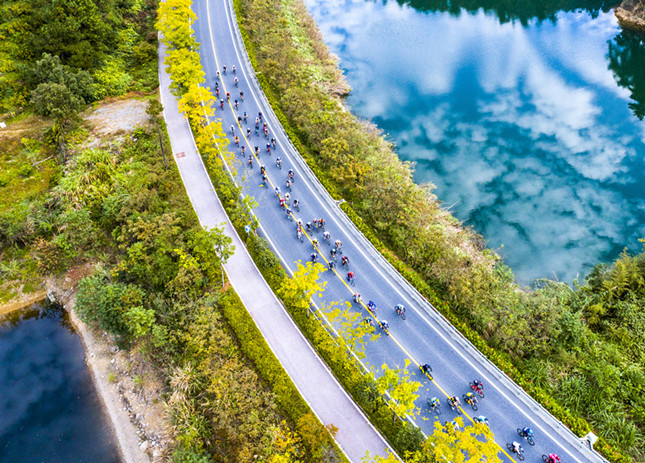 nei  月25日 环千岛湖 自行车赛_副本.jpg