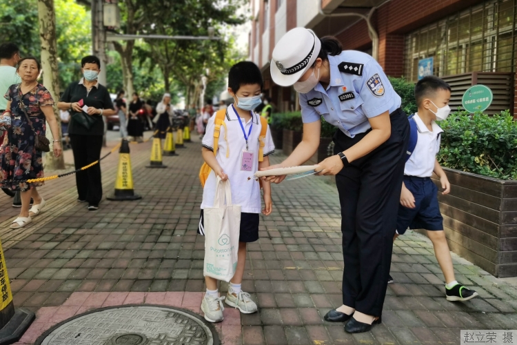 10月1日,黑龙江省哈尔滨市双城区发生一起学生驾驶电动三轮车与货车