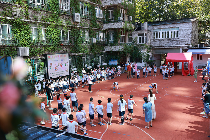 淮海中路小学图片