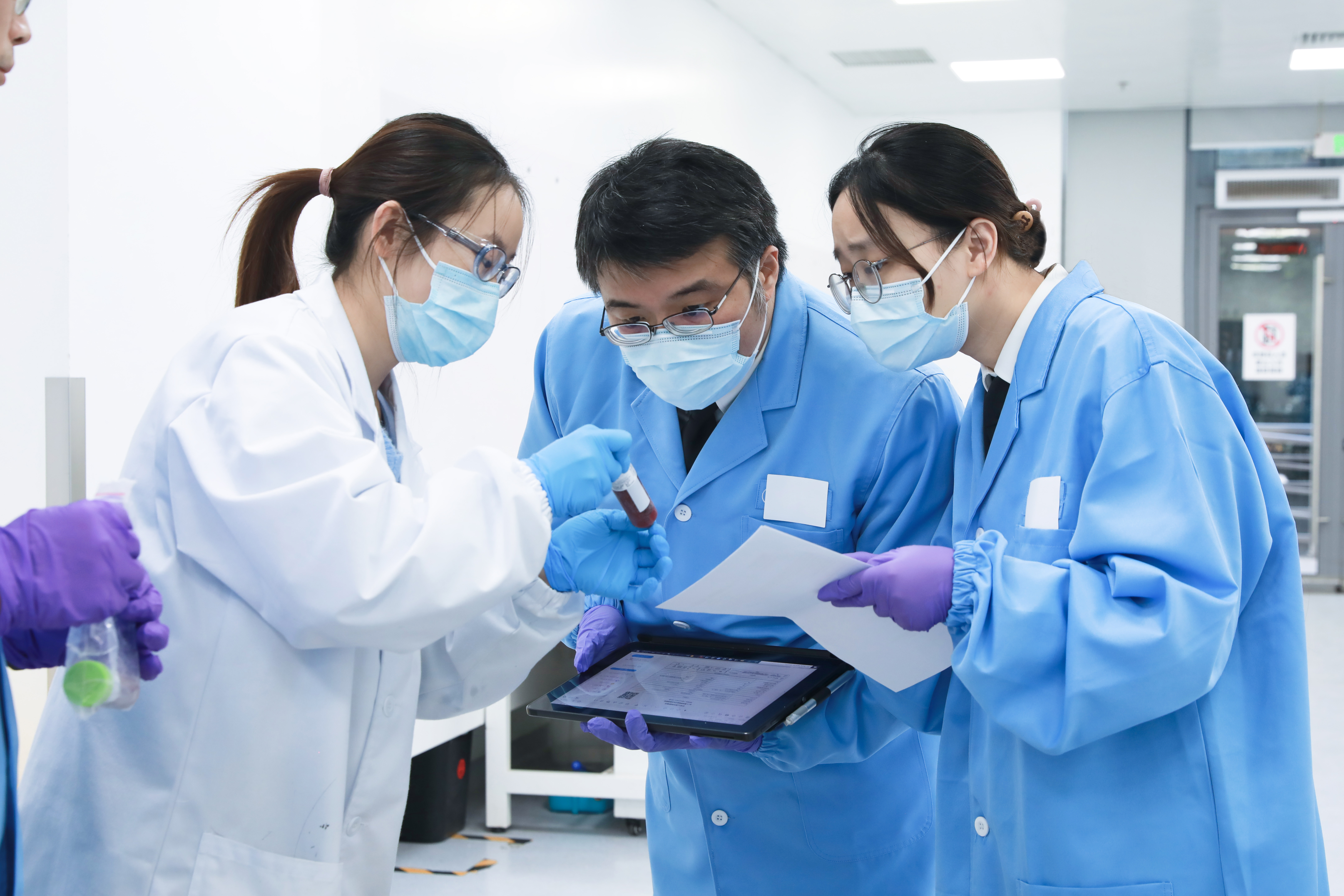 生物医药研发的人血清(1000支,10l)到达上海药明康德新药开发有限公司