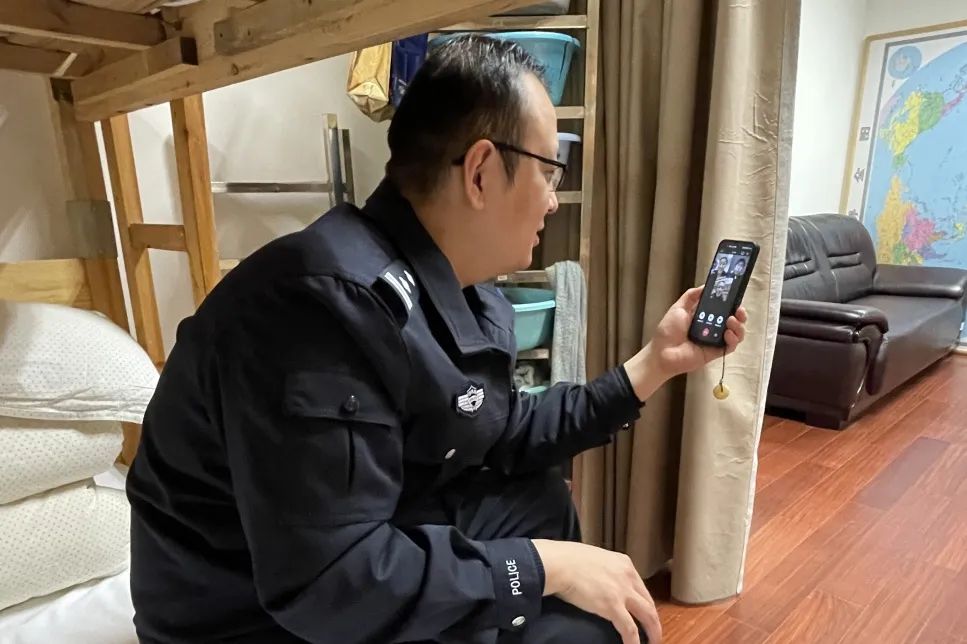 上海莘城学校收看讲座3.jpg