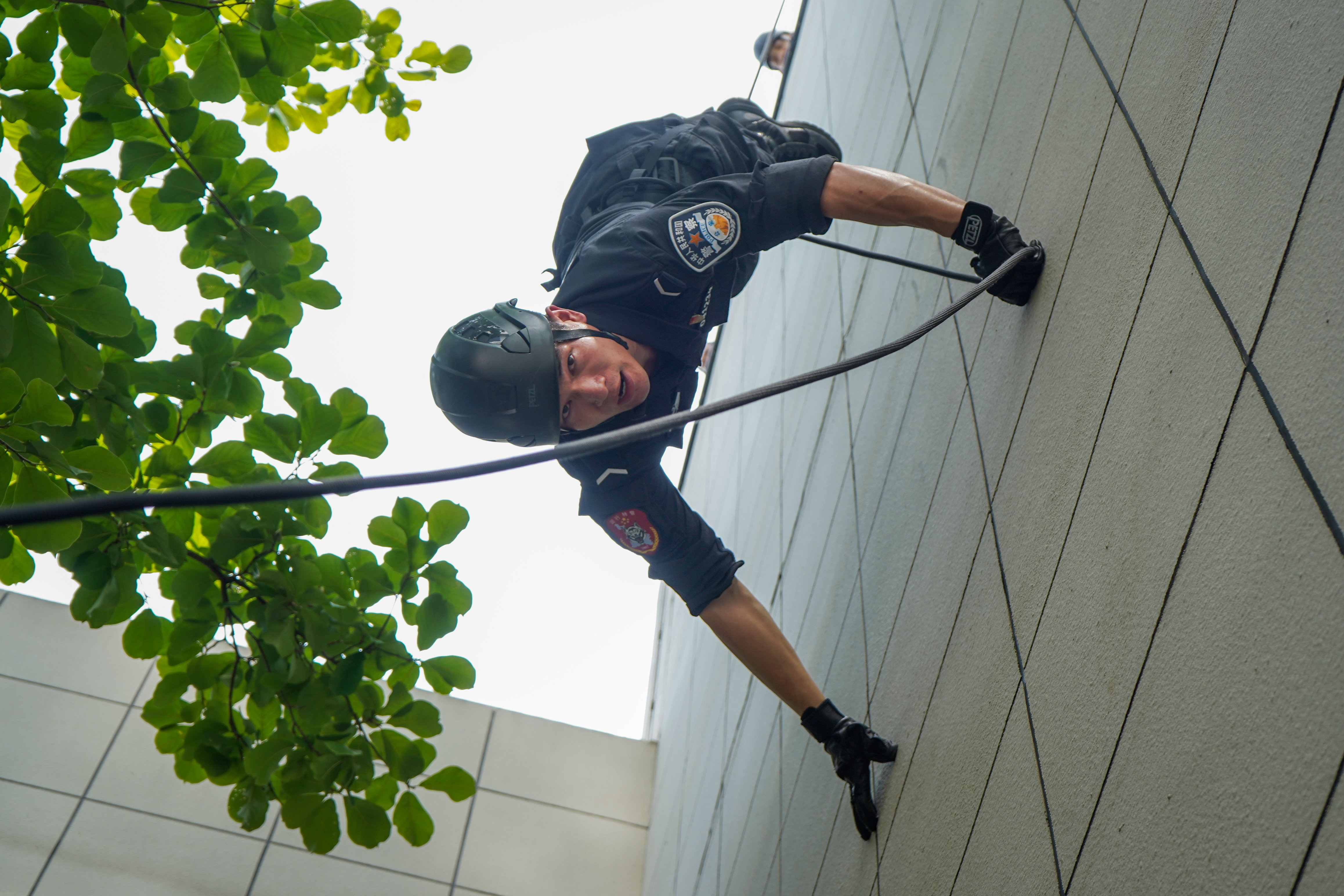 特警夏战训服图片