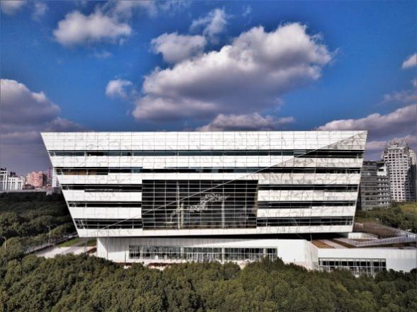 上海图书馆东馆： 以空间语言塑造通向未来的图书馆