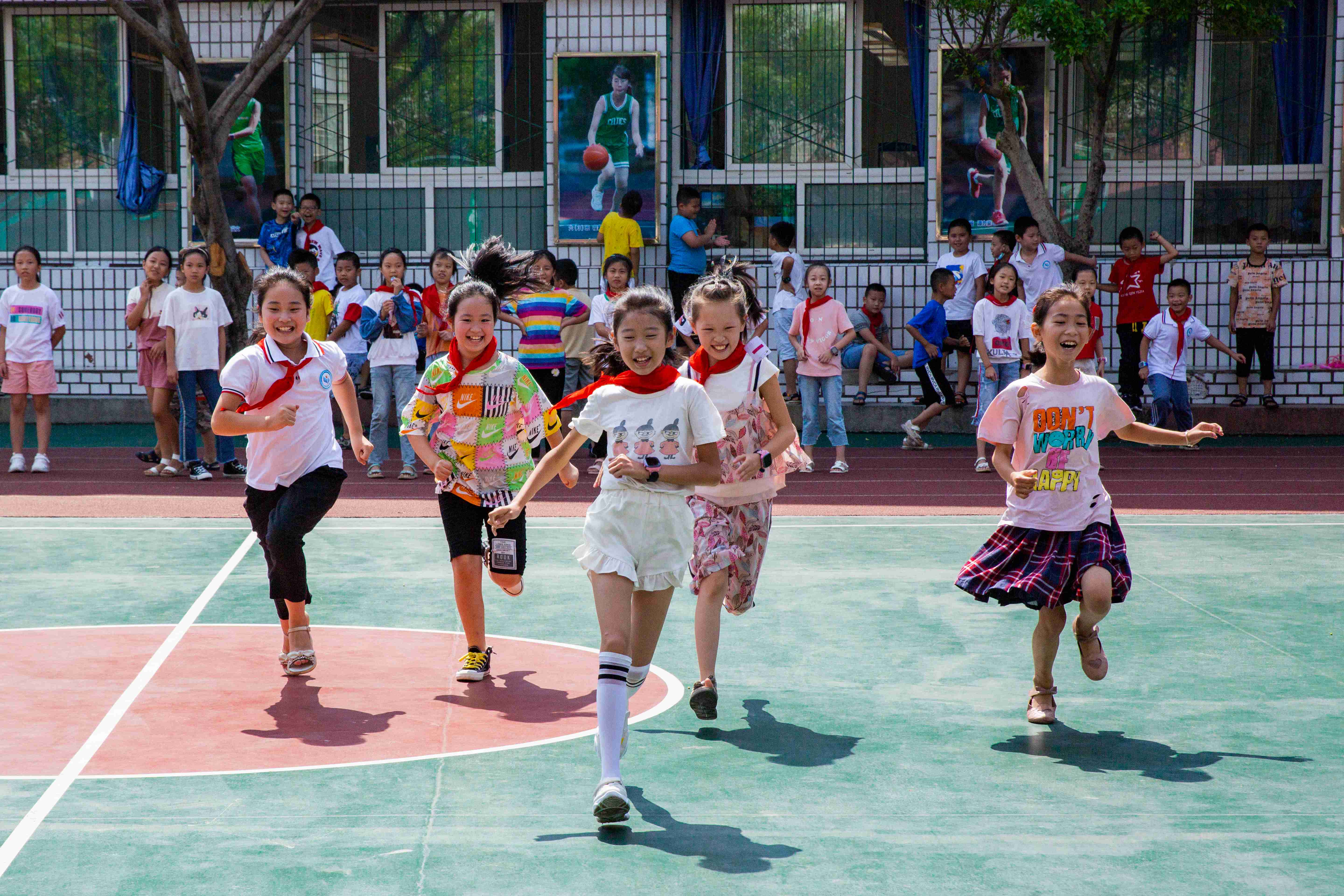 重庆市万州区上海小学受益学生_副本.jpg