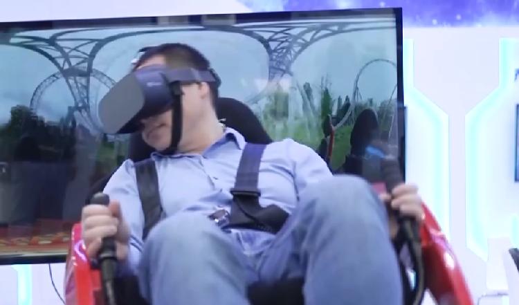 AI医生、AI书法家、AI情绪识别设备……一起感受AI生活