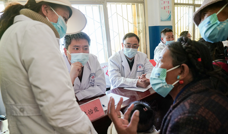 江孜县义诊_副本.jpg