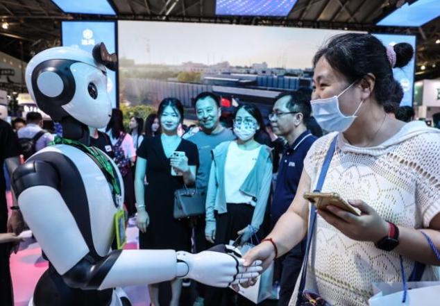 2023世界人工智能大会落幕，3天会期推动32个重大产业项目签约